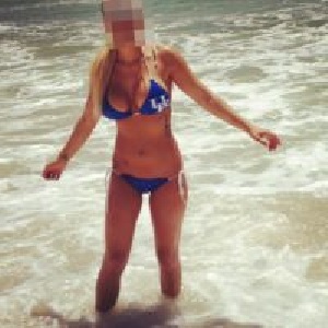 Rencontre lesbienne avec Flirtille69 sur Caluire-et-Cuire