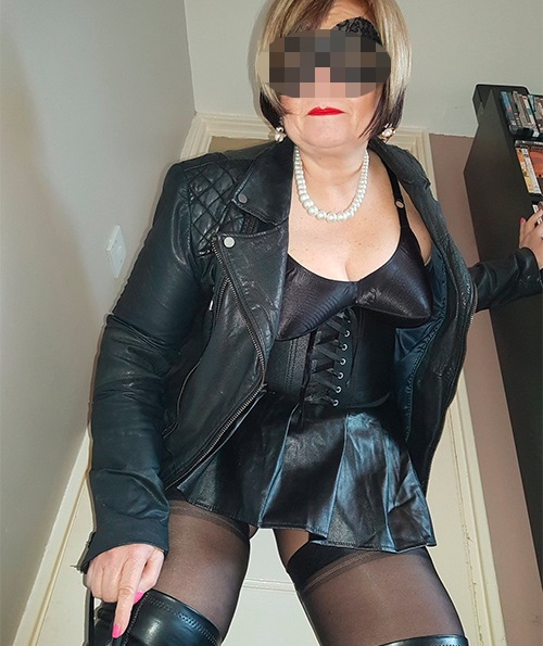 plan sexe cougar La Couronne