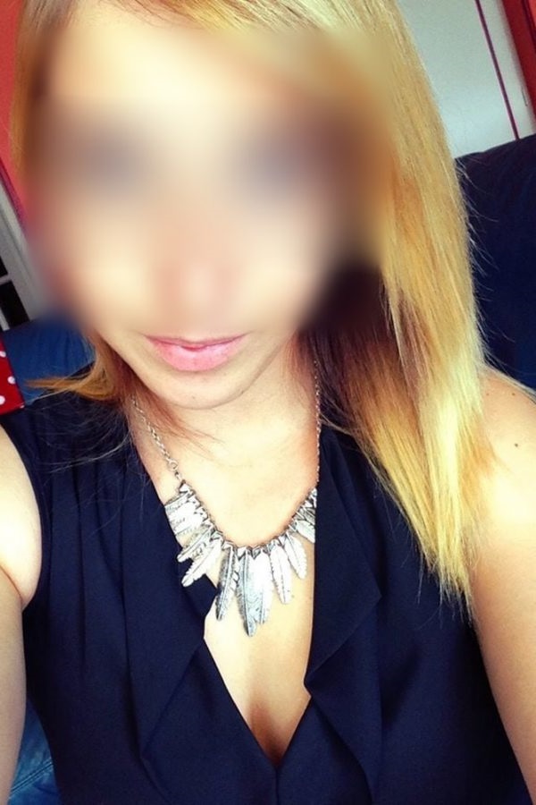 plan sexe blonde sur Châteaudun